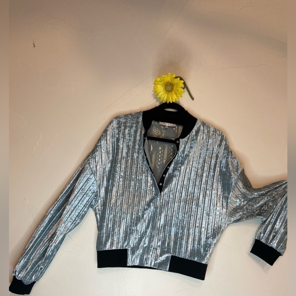 Willow & Root~Iced Blue Velvet Bomber Jacket~Lace Back~Front Snap Closure~Size M